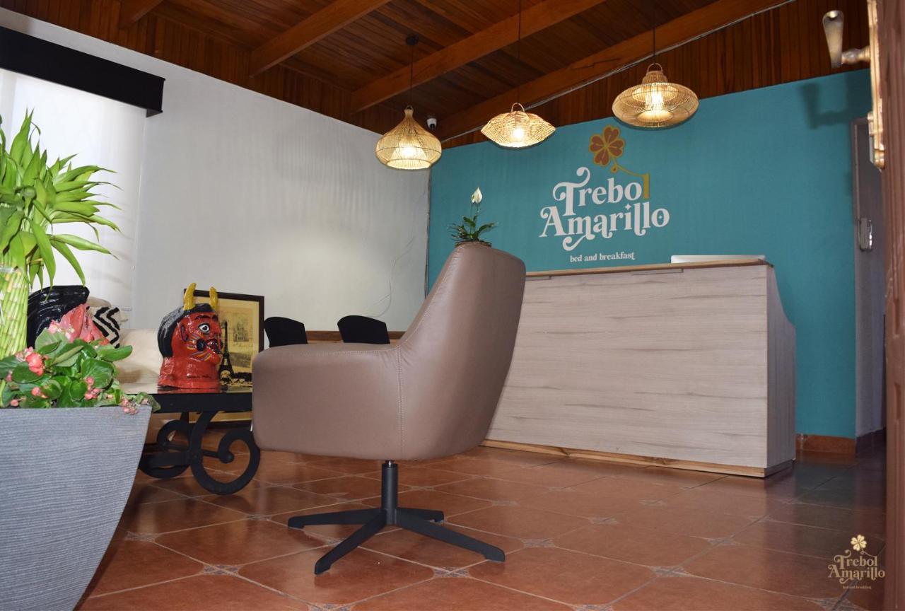 Trebol Amarillo Bed & Breakfast Escazu ภายนอก รูปภาพ