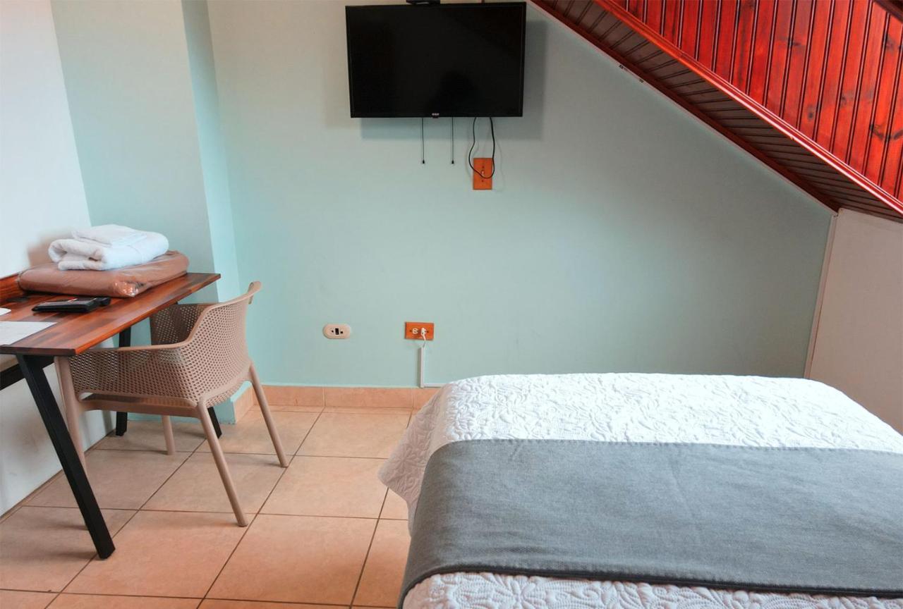 Trebol Amarillo Bed & Breakfast Escazu ภายนอก รูปภาพ
