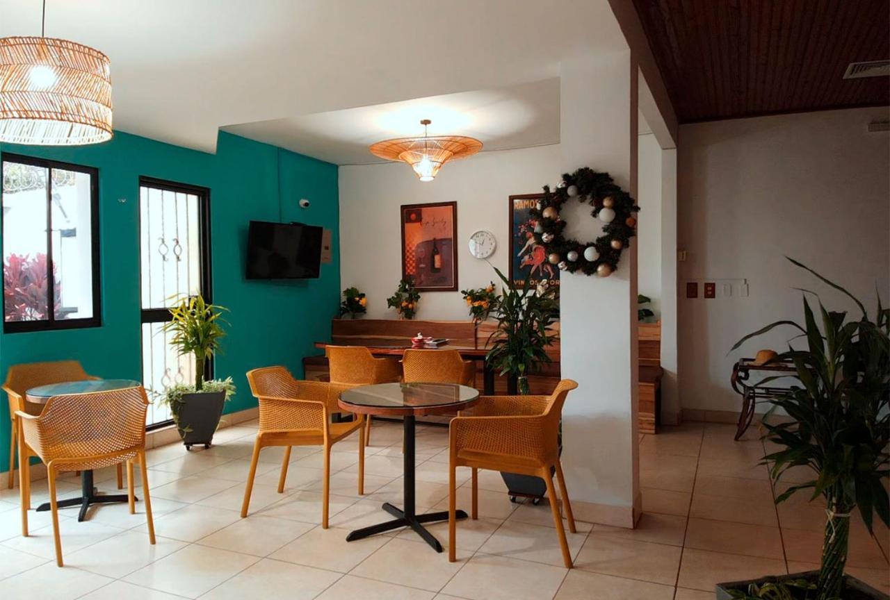 Trebol Amarillo Bed & Breakfast Escazu ภายนอก รูปภาพ