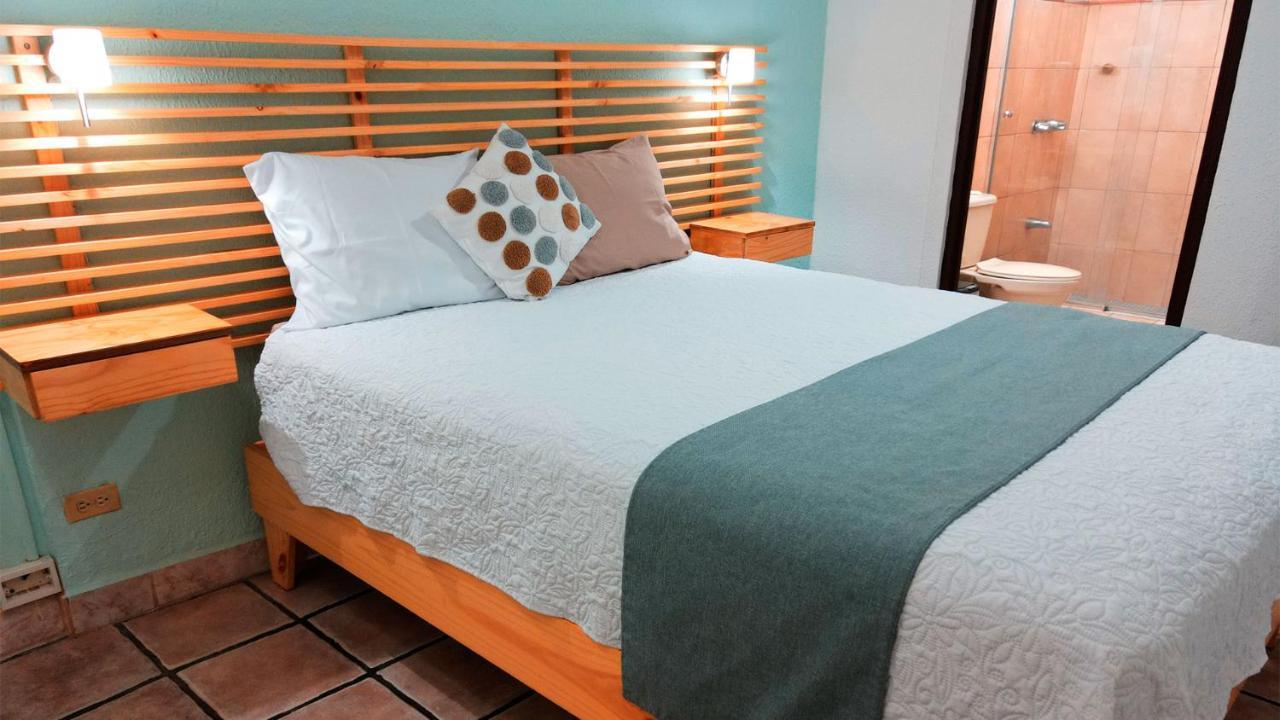 Trebol Amarillo Bed & Breakfast Escazu ภายนอก รูปภาพ