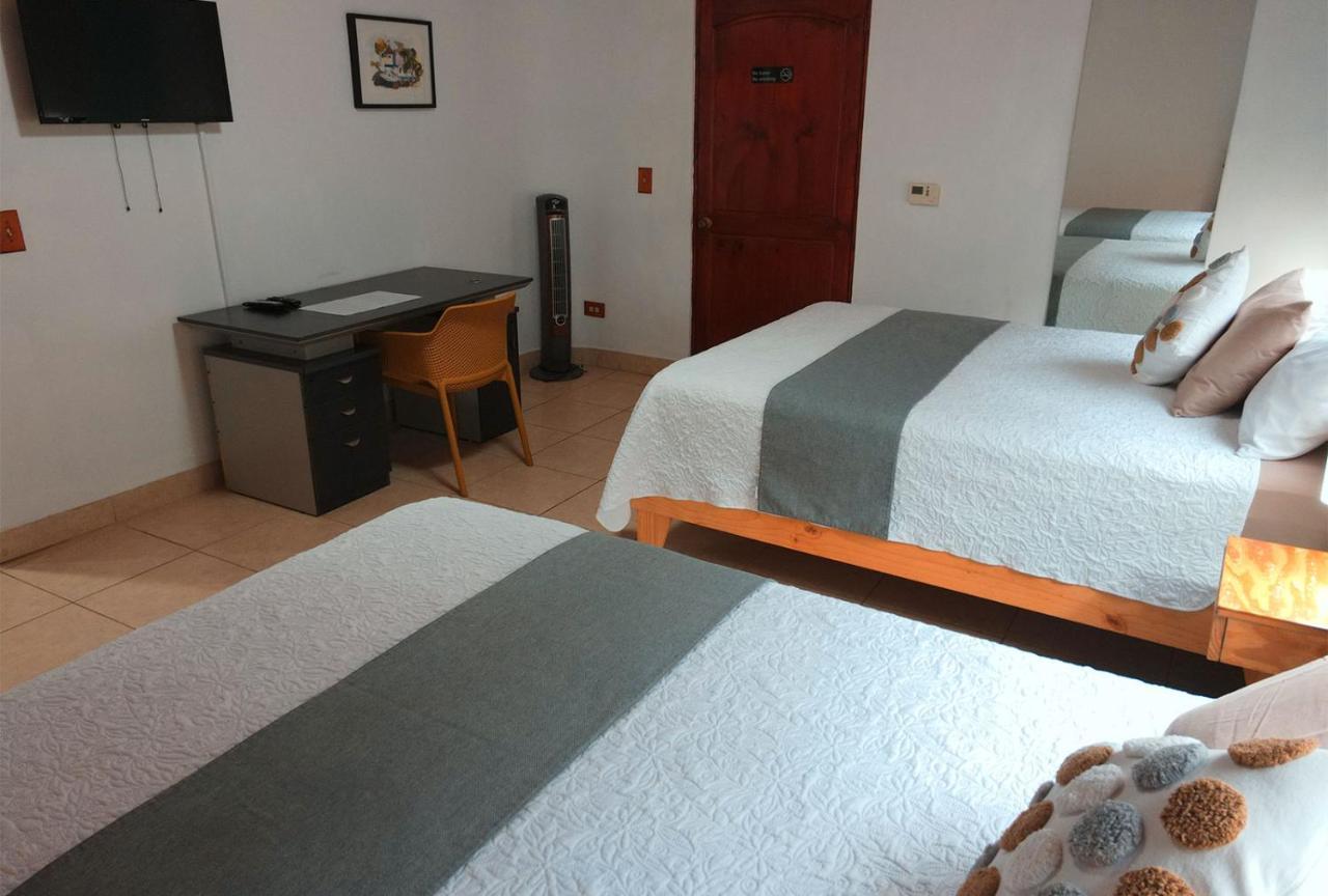 Trebol Amarillo Bed & Breakfast Escazu ภายนอก รูปภาพ