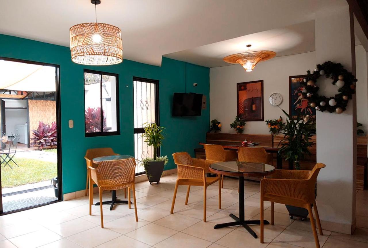 Trebol Amarillo Bed & Breakfast Escazu ภายนอก รูปภาพ