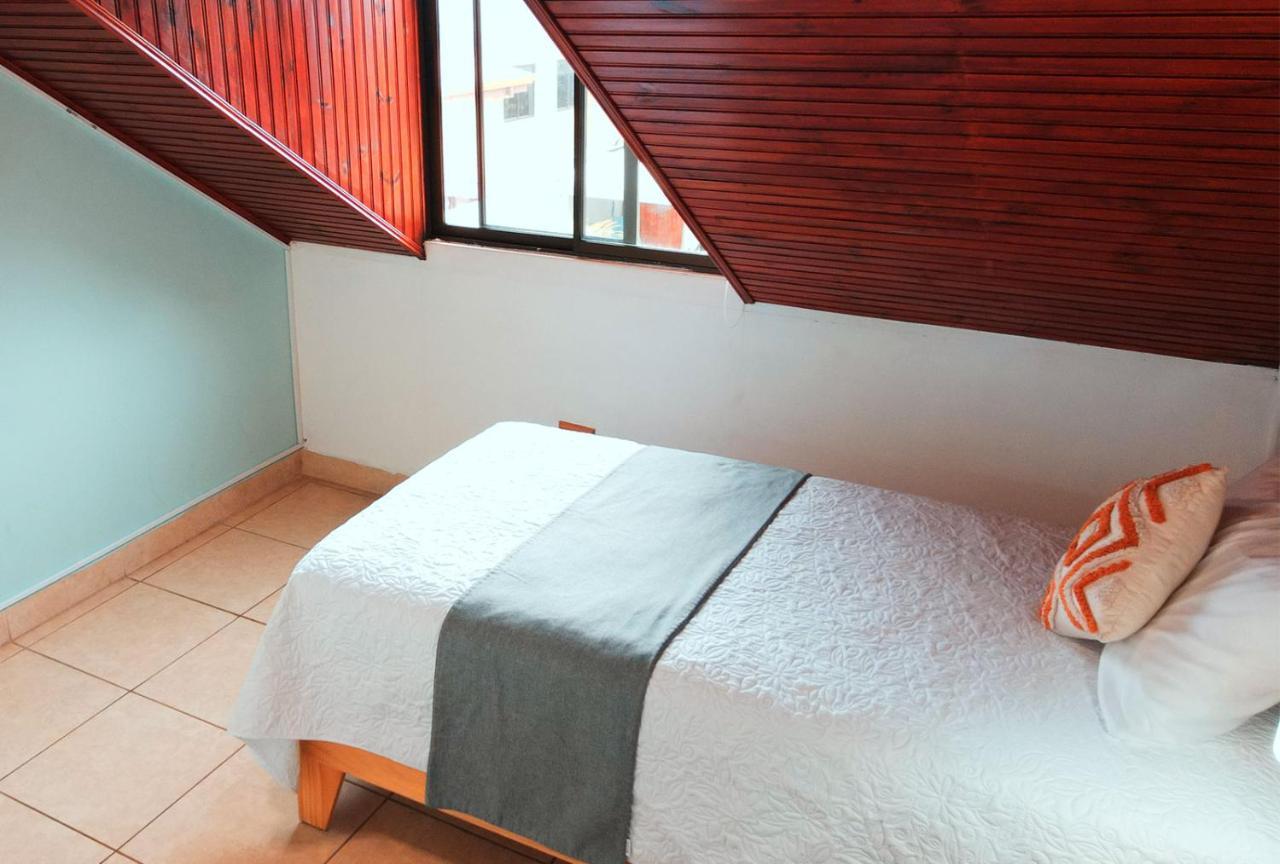 Trebol Amarillo Bed & Breakfast Escazu ภายนอก รูปภาพ