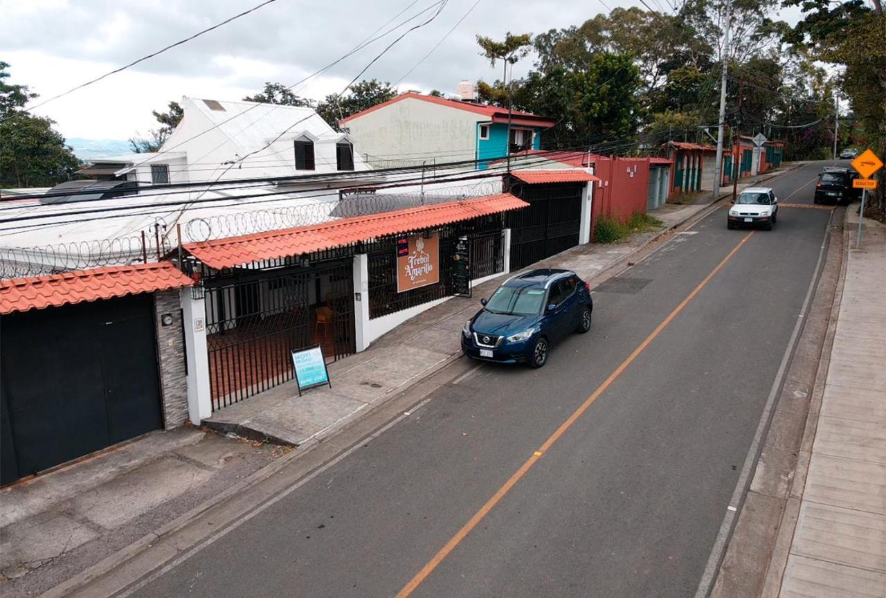 Trebol Amarillo Bed & Breakfast Escazu ภายนอก รูปภาพ