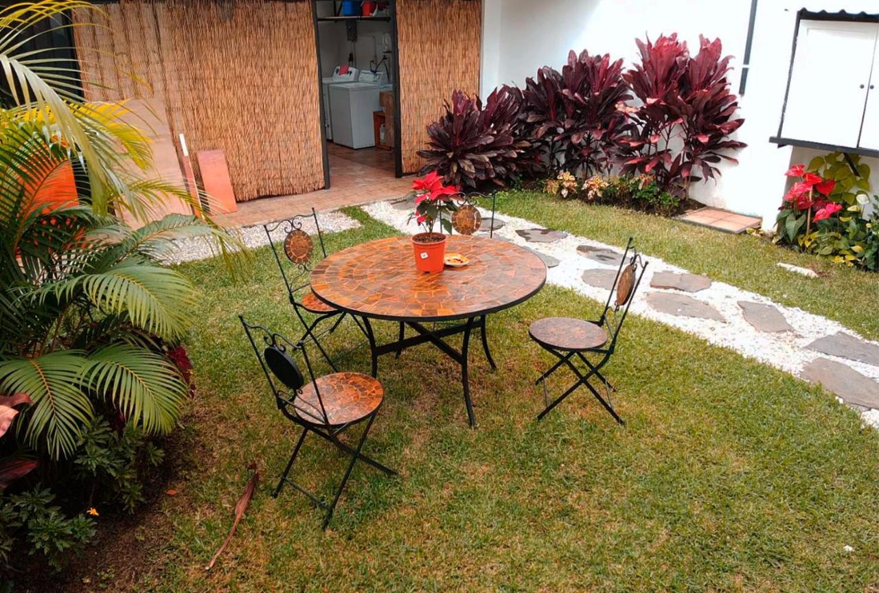 Trebol Amarillo Bed & Breakfast Escazu ภายนอก รูปภาพ