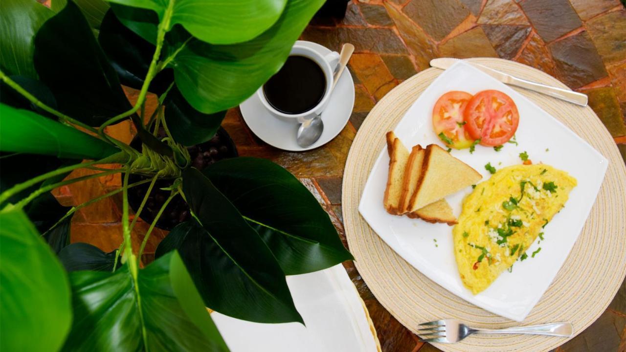 Trebol Amarillo Bed & Breakfast Escazu ภายนอก รูปภาพ